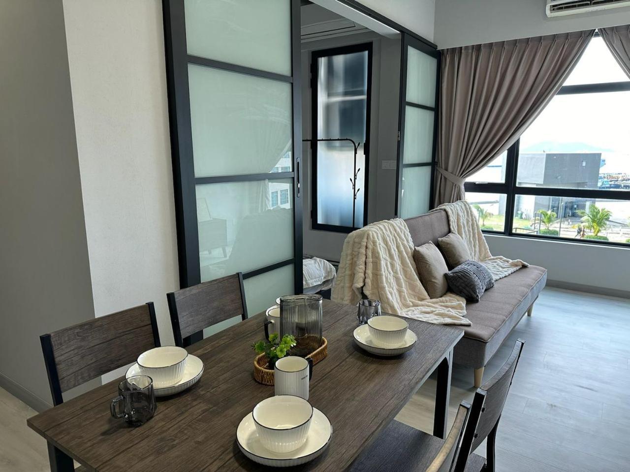 코타키나발루 Jesselton Quay Sea & Pool View For 6 Pax 아파트 외부 사진