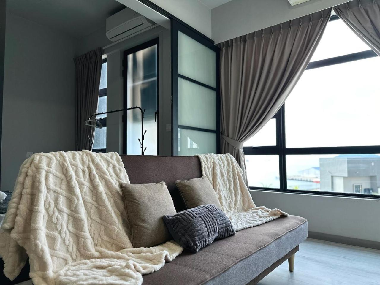 코타키나발루 Jesselton Quay Sea & Pool View For 6 Pax 아파트 외부 사진